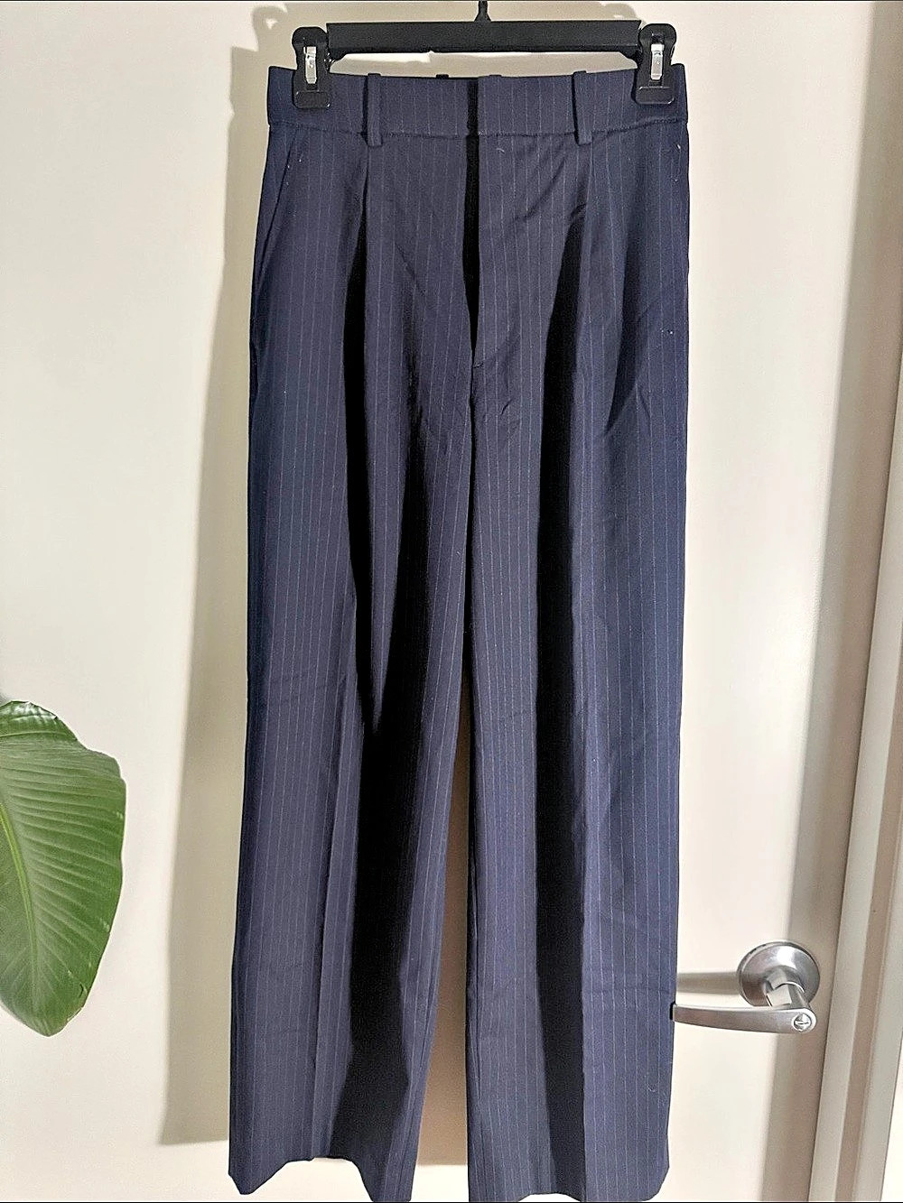 Uniqlo Pleated Wide Pants (Stripe) ) Blue Small